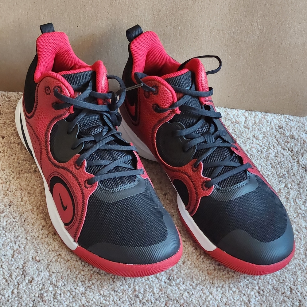 Nike Mens size 12 Red Blk Mid High rise shoes